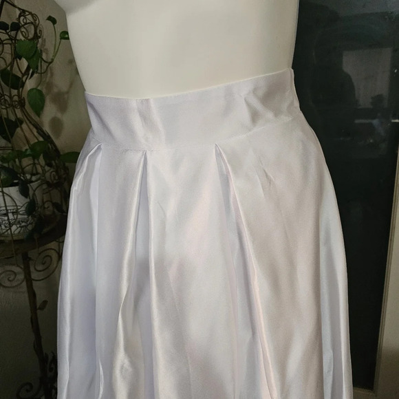 AMANDAS | NWOT White satin high low train wedding skirt size medium - Picture 3 of 8
